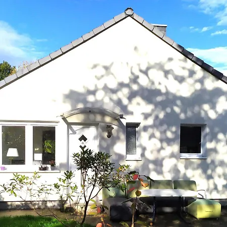Haus-im-garten-in-der-naehe-von-koeln-messe * Bergisch Gladbach