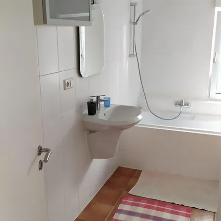 בית נופש Haus-im-garten-in-der-naehe-von-koeln-messe ברגיש גלאדבך