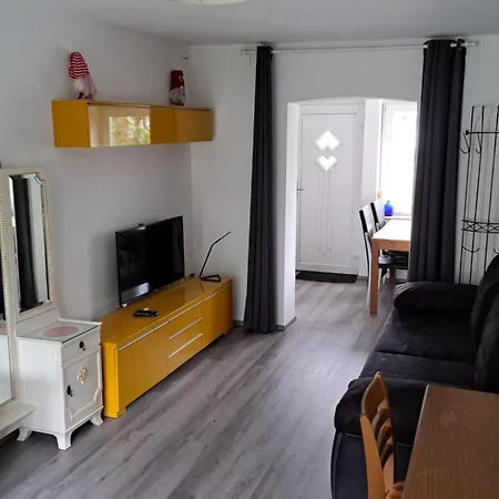 Haus-im-garten-in-der-naehe-von-koeln-messe Holiday home