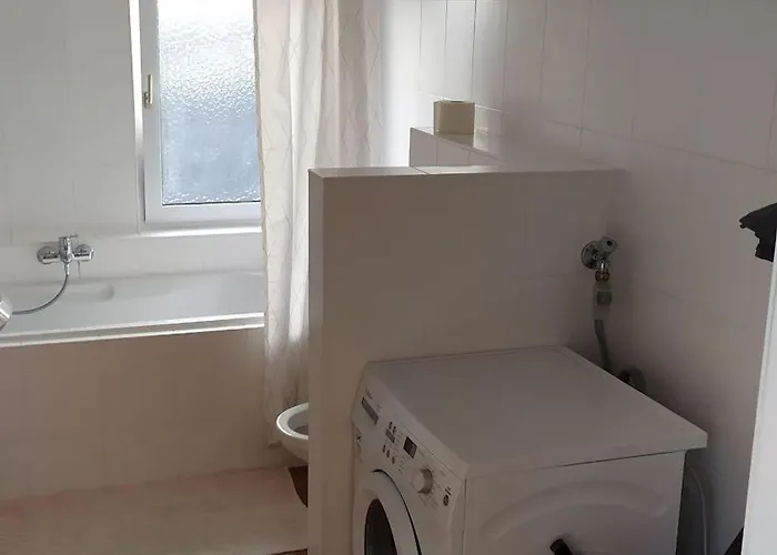 Haus-im-garten-in-der-naehe-von-koeln-messe *