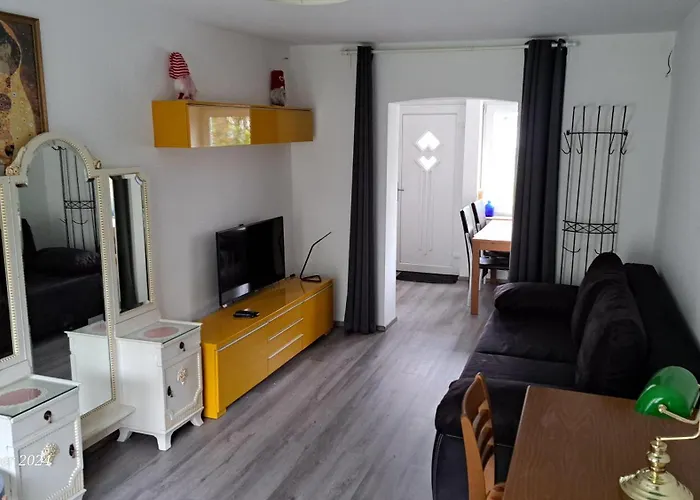 Haus-im-garten-in-der-naehe-von-koeln-messe Feriehus