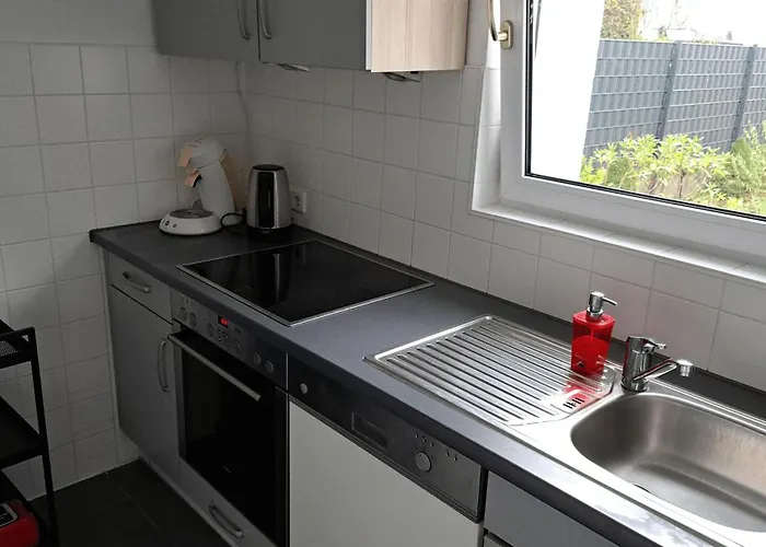 Haus-im-garten-in-der-naehe-von-koeln-messe Feriehus